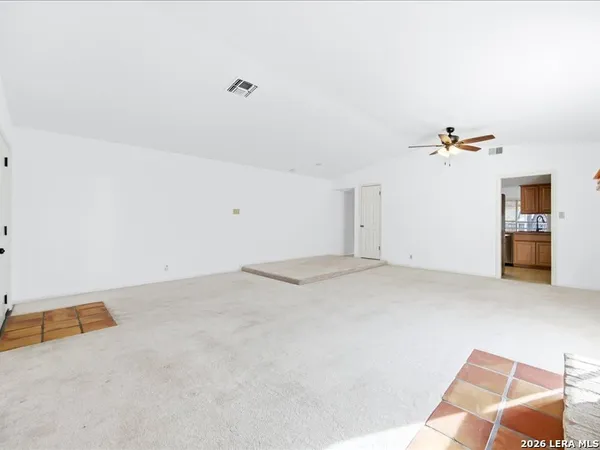 $1,690 | 204 Regal Oaks Drive, Live Oak, TX 78233