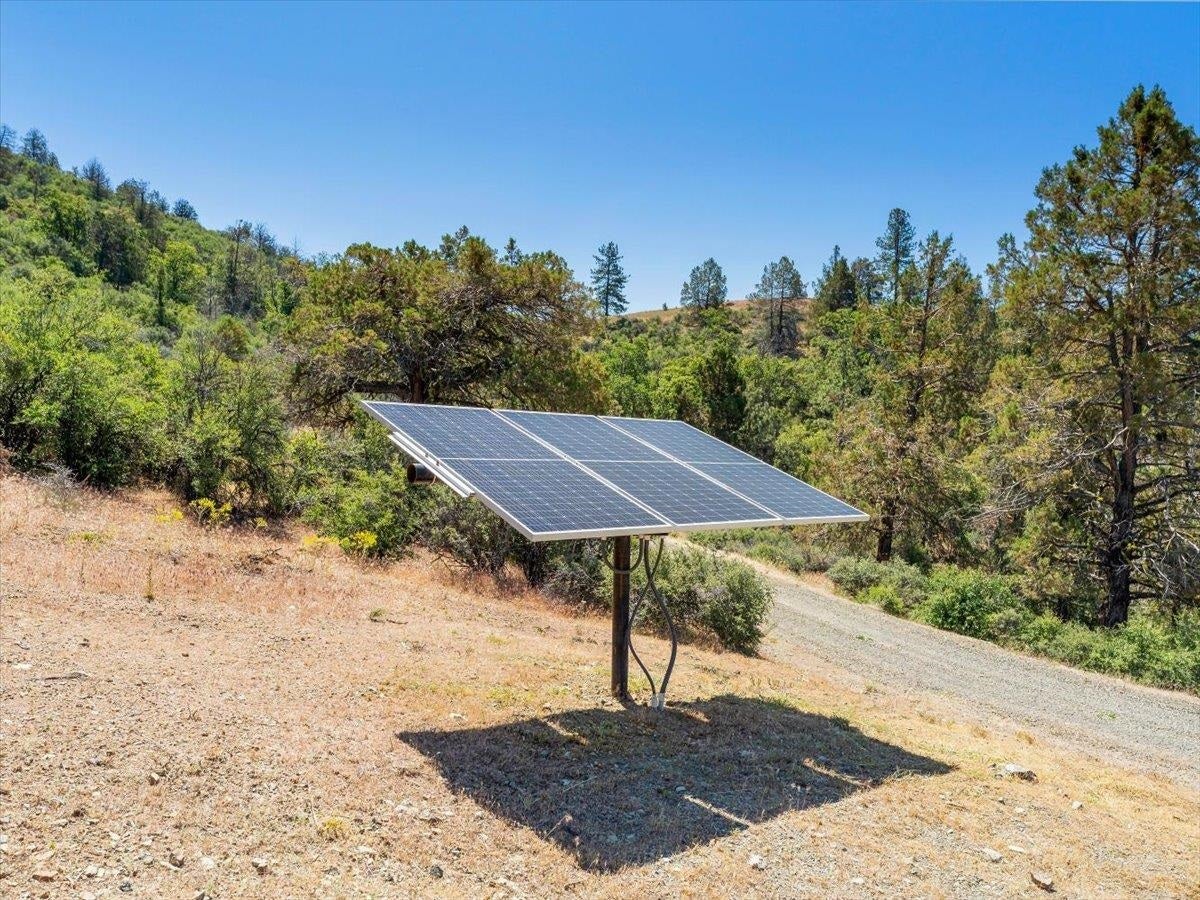 9195 Scarface Road Fort Jones, CA 96032 - Photo 27 of 47 Gallery Image 27