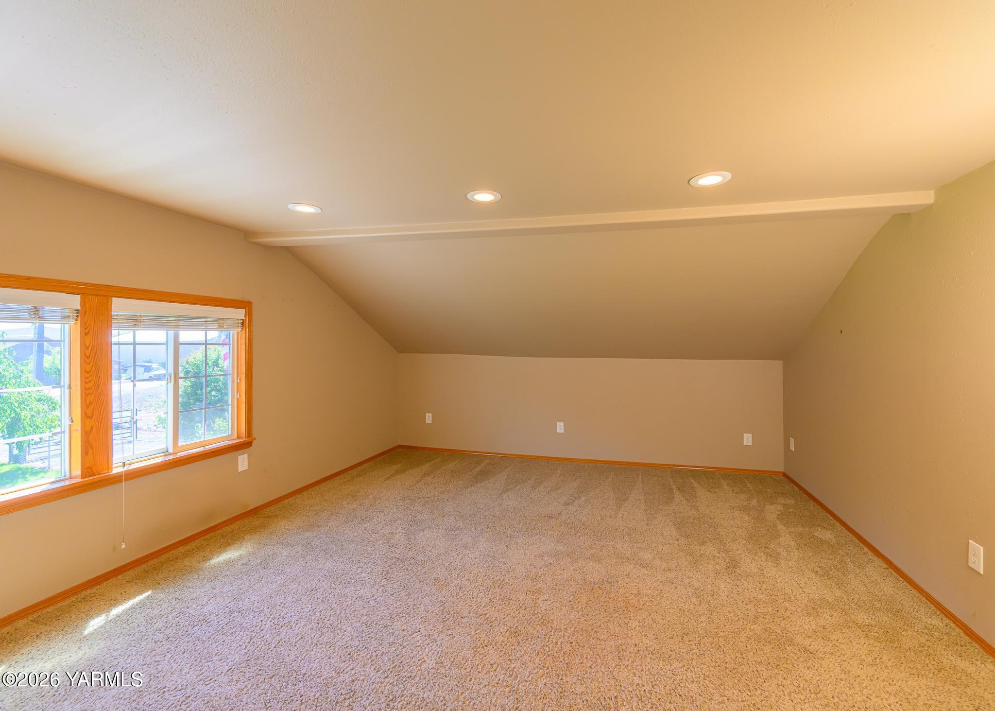 1602 Gordon Road Yakima, WA 98901 - Photo 15 of 24 9.5 primary bedroom