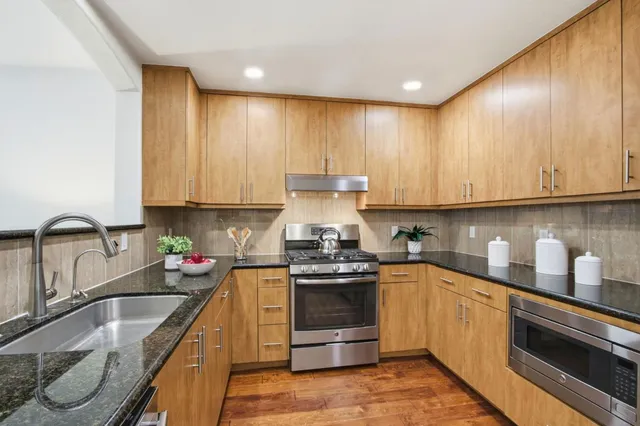 $849,998 | 2585 El Camino Real, Unit 313, Santa Clara, CA 95051