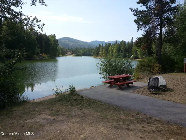 $318,500 | 29 C Chardonnay Drive, Blanchard, ID 83804