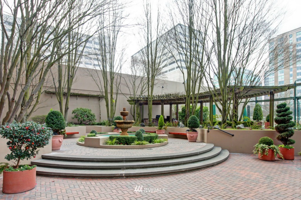 1301 Spring Street, Unit 19J Seattle, WA 98104 - Photo 11 of 23