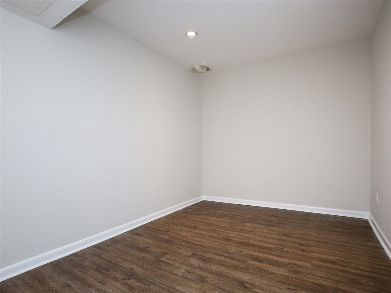 4807 Carteret Drive Raleigh, NC 27612 - Photo 22 of 30 Studio/Study/Office