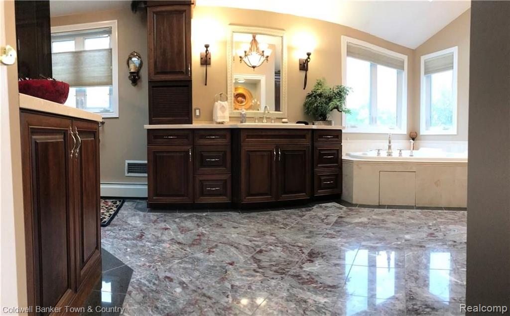 30072 Wicklow Road Farmington Hills, MI 48334 - Photo 30 of 47