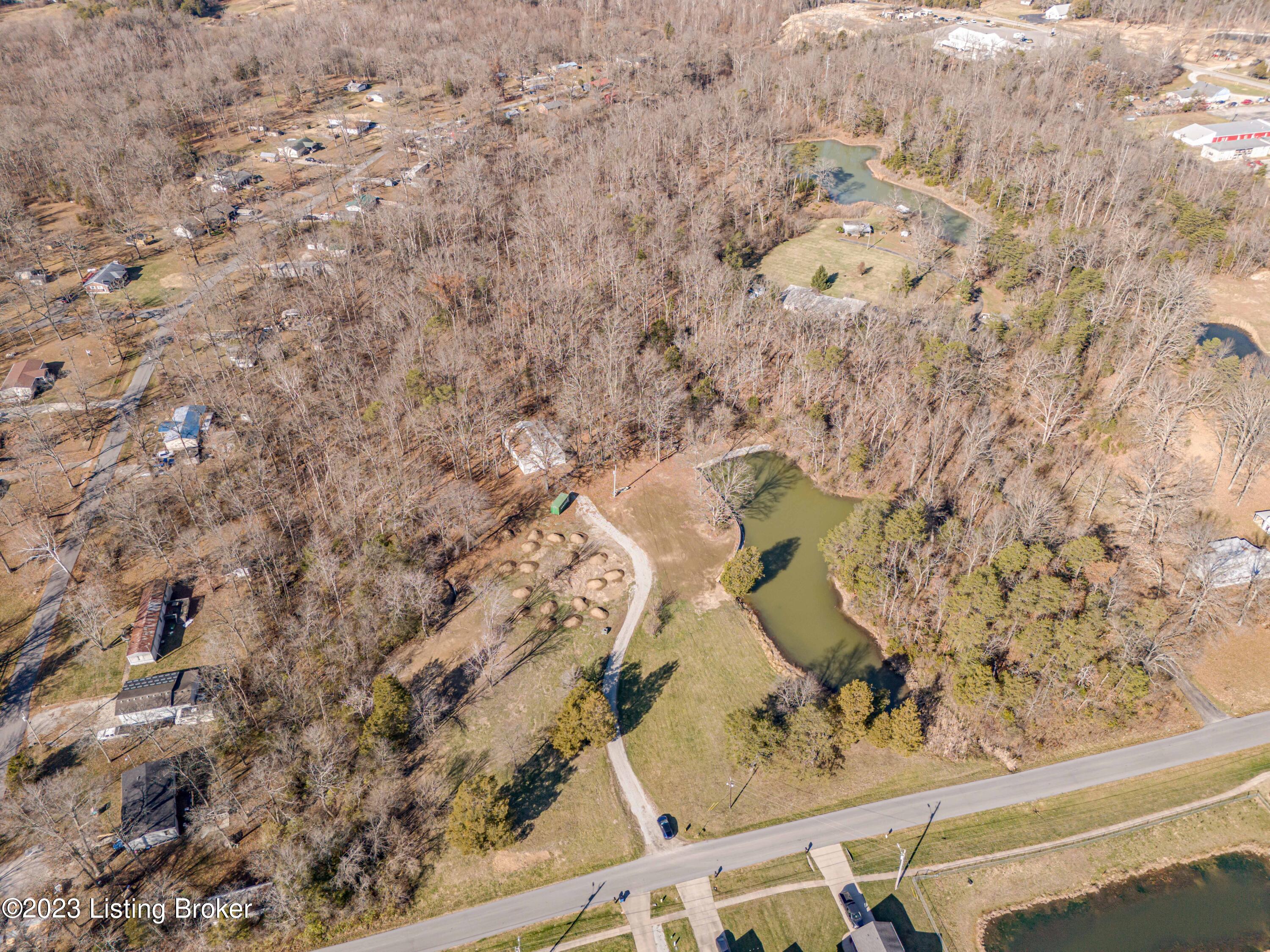 419 Hensley Road Shepherdsville, KY 40165 - Photo 4 of 19 3