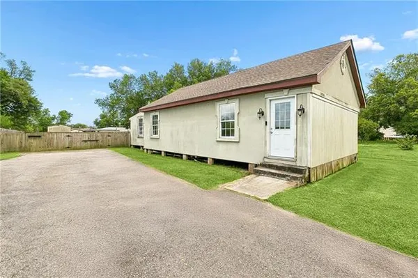 $182,500 | 14855 Old Spanish Trail, Paradis, LA 70080