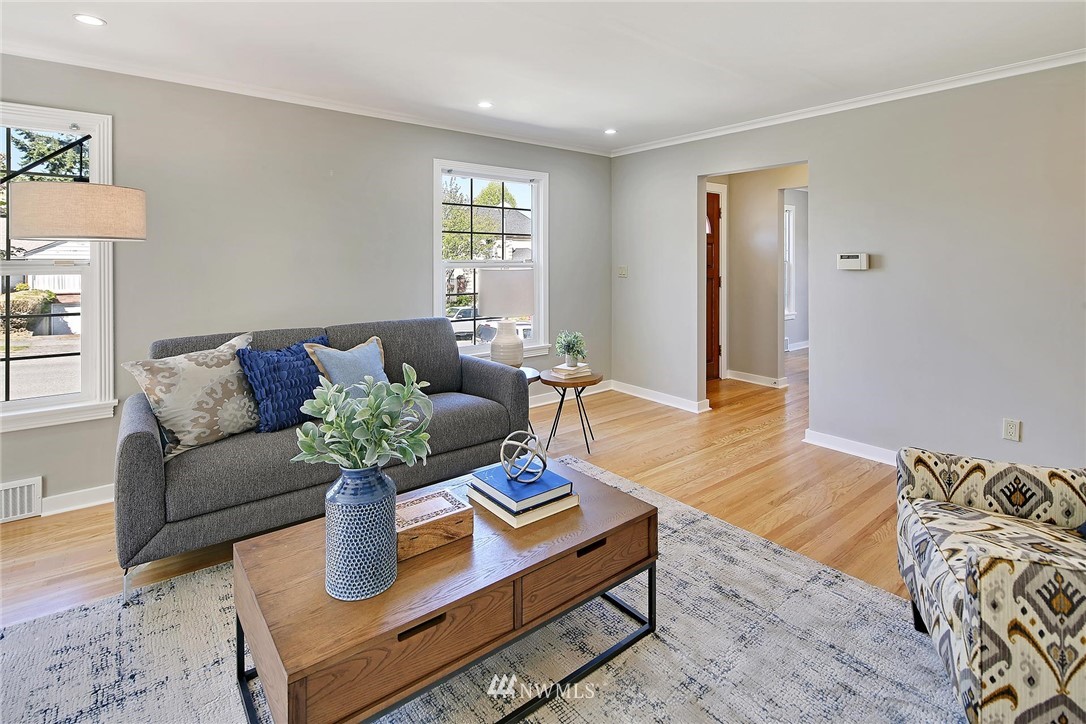 3246 West Viewmont Way West Seattle, WA 98199 - Photo 4 of 22