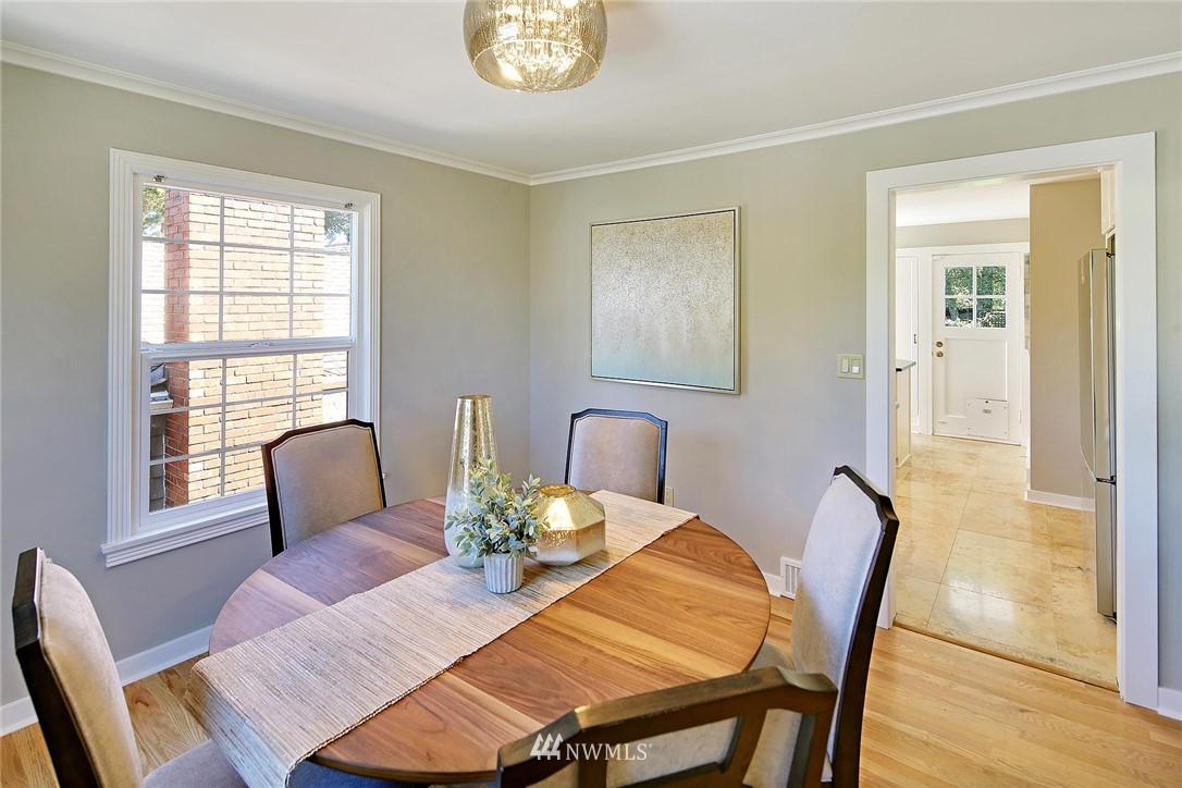 3246 West Viewmont Way West Seattle, WA 98199 - Photo 6 of 22