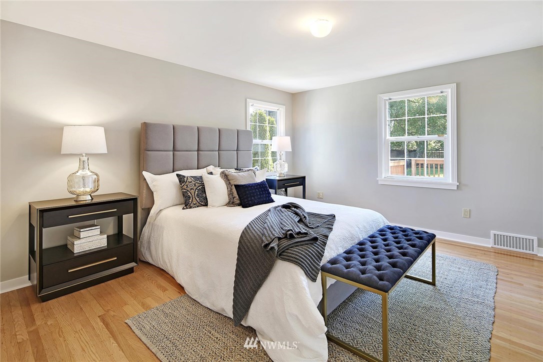 3246 West Viewmont Way West Seattle, WA 98199 - Photo 10 of 22