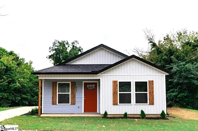 $1,900 | 405 East Hampton Avenue, Spartanburg, SC 29306
