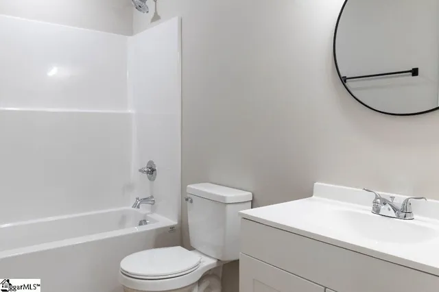 $1,900 | 405 East Hampton Avenue, Spartanburg, SC 29306