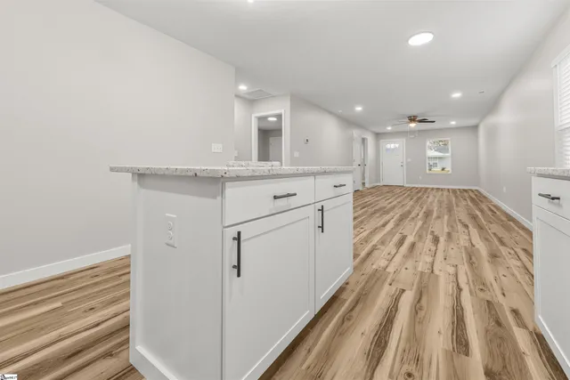 $1,800 | 405 East Hampton Avenue, Spartanburg, SC 29306