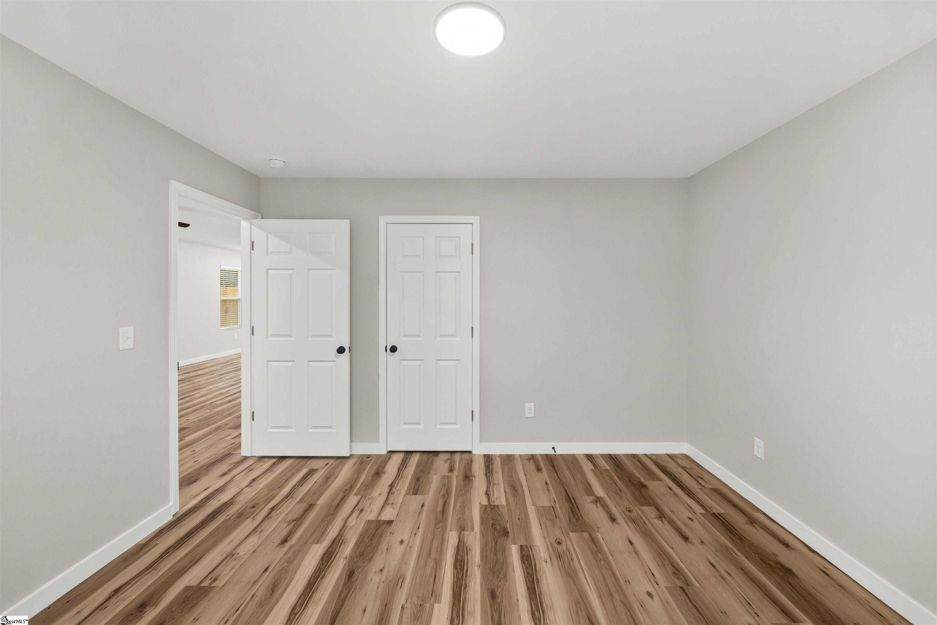 405 East Hampton Avenue Spartanburg, SC 29306 - Photo 17 of 32