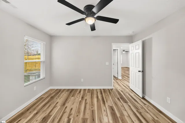 $1,800 | 405 East Hampton Avenue, Spartanburg, SC 29306