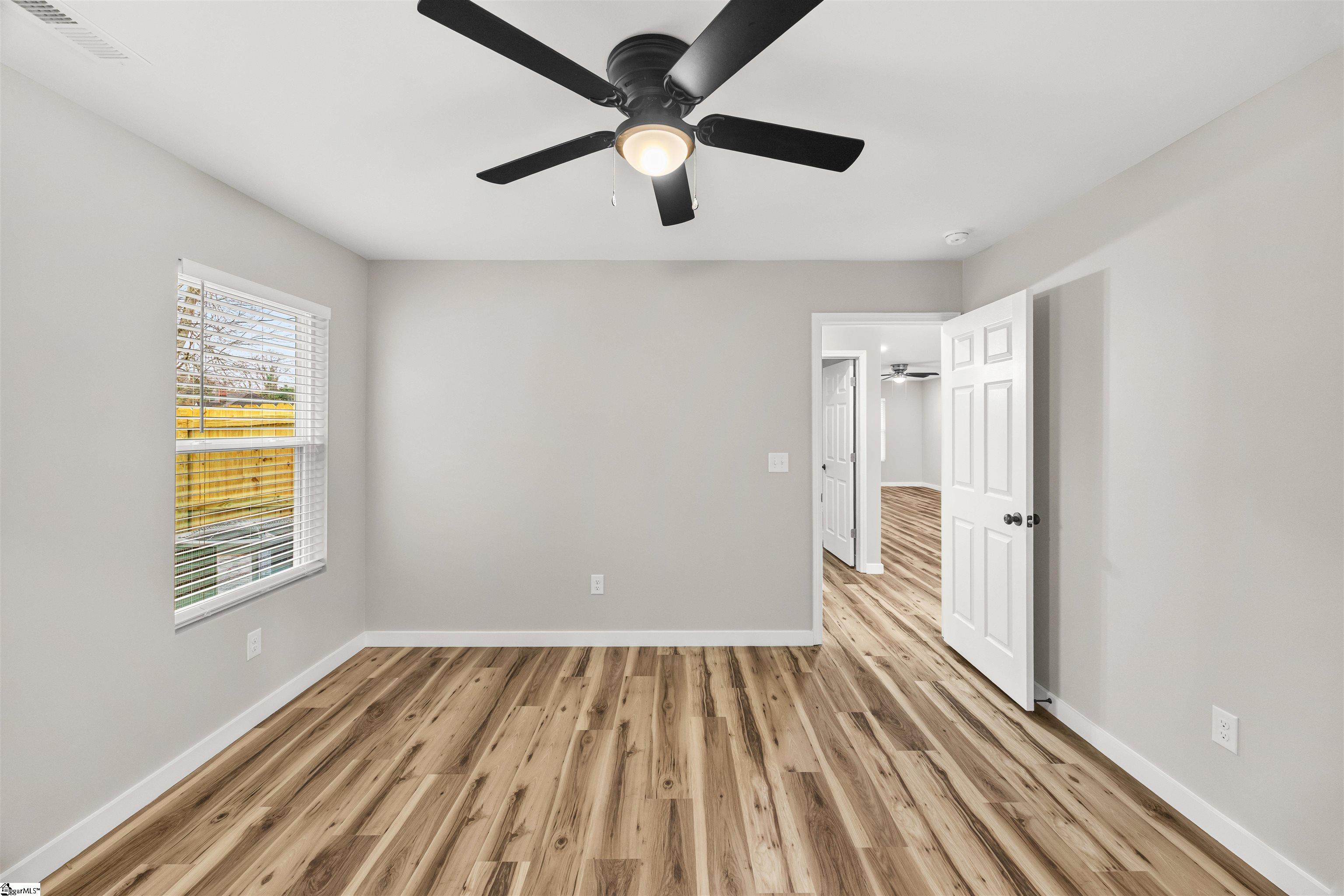 405 East Hampton Avenue Spartanburg, SC 29306 - Photo 21 of 32