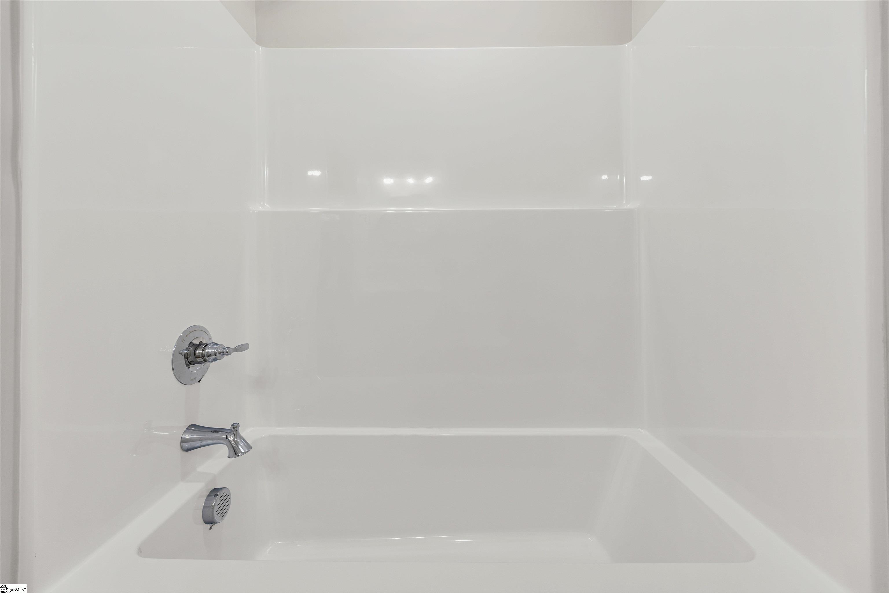 405 East Hampton Avenue Spartanburg, SC 29306 - Photo 23 of 32