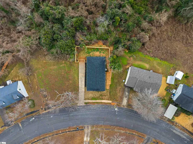 $1,800 | 405 East Hampton Avenue, Spartanburg, SC 29306