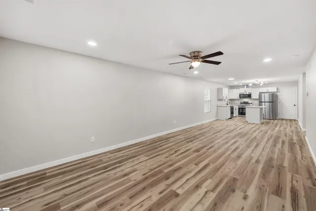 $1,800 | 405 East Hampton Avenue, Spartanburg, SC 29306