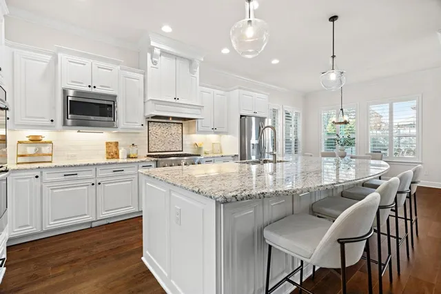 $850,000 | 205 Waterside Drive, Argyle, TX 76226