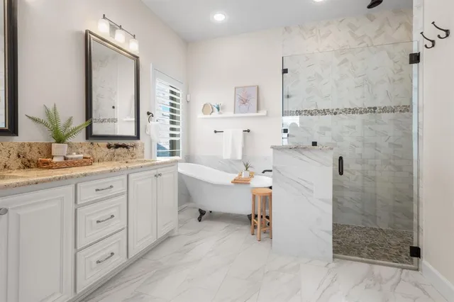 $850,000 | 205 Waterside Drive, Argyle, TX 76226