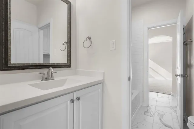 $850,000 | 205 Waterside Drive, Argyle, TX 76226