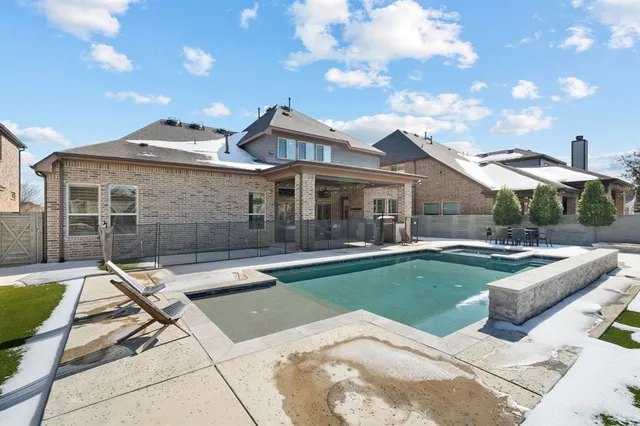 $850,000 | 205 Waterside Drive, Argyle, TX 76226