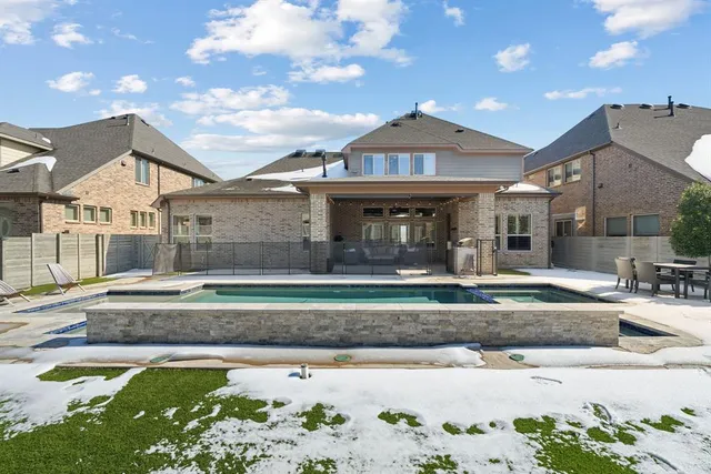 $850,000 | 205 Waterside Drive, Argyle, TX 76226