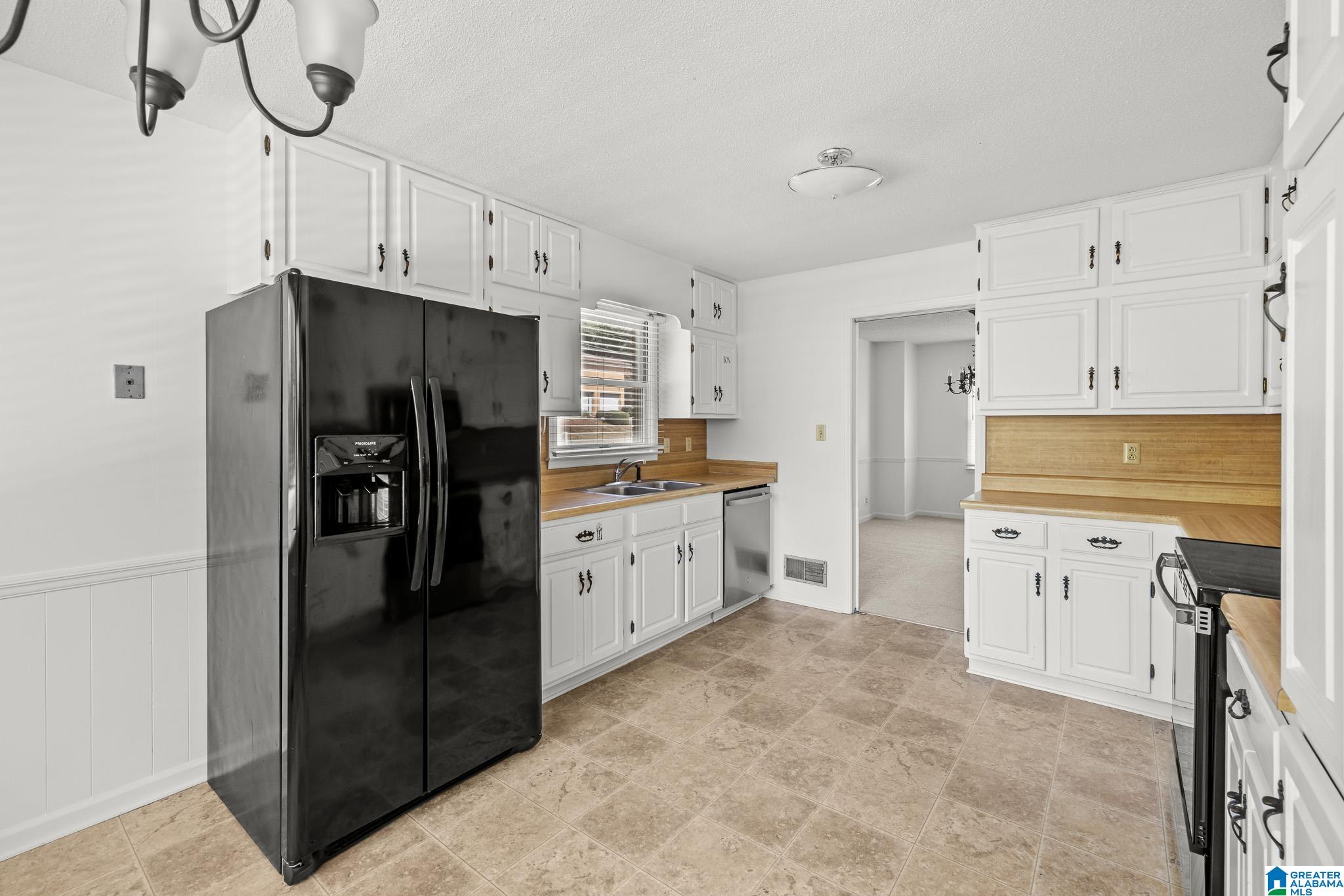 2601 Diamond Circle Birmingham, AL 35216 - Photo 8 of 29
