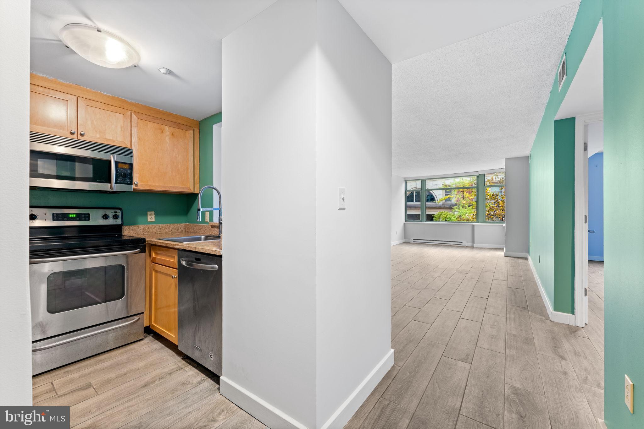 1150 K Street Northwest, Unit 306 Washington, DC 20005 - Photo 3 of 20 Entryway view