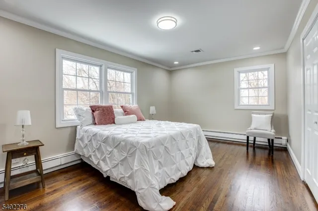 $599,990 | 119 E Road, Middletown, NJ 07718