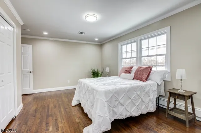 $599,990 | 119 E Road, Middletown, NJ 07718