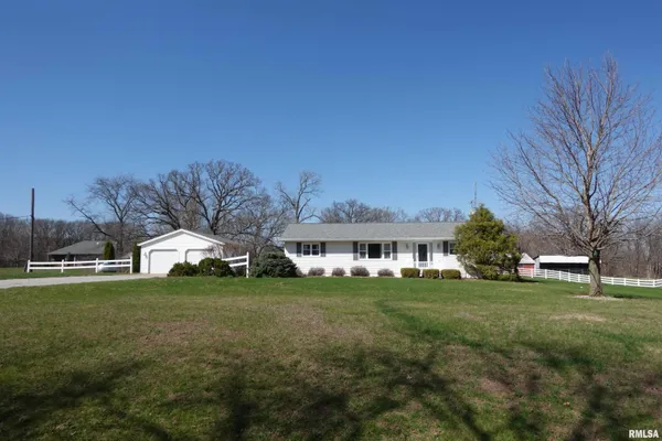 $269,000 | 177 Knox Road 2350 North, Rio, IL 61472
