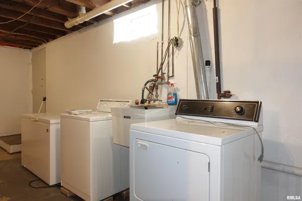 $269,000 | 177 Knox Road 2350 North, Rio, IL 61472