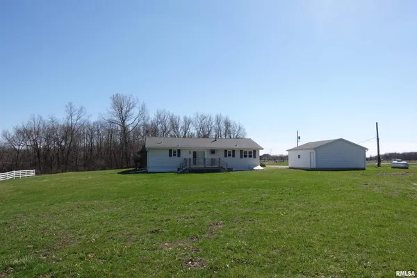 $269,000 | 177 Knox Road 2350 North, Rio, IL 61472