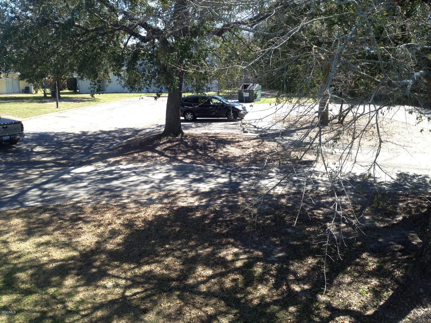 3230 Cumberland Road, Unit 4 Ocean Springs, MS 39564 - Photo 13 of 27 BACK PARKING 3 14