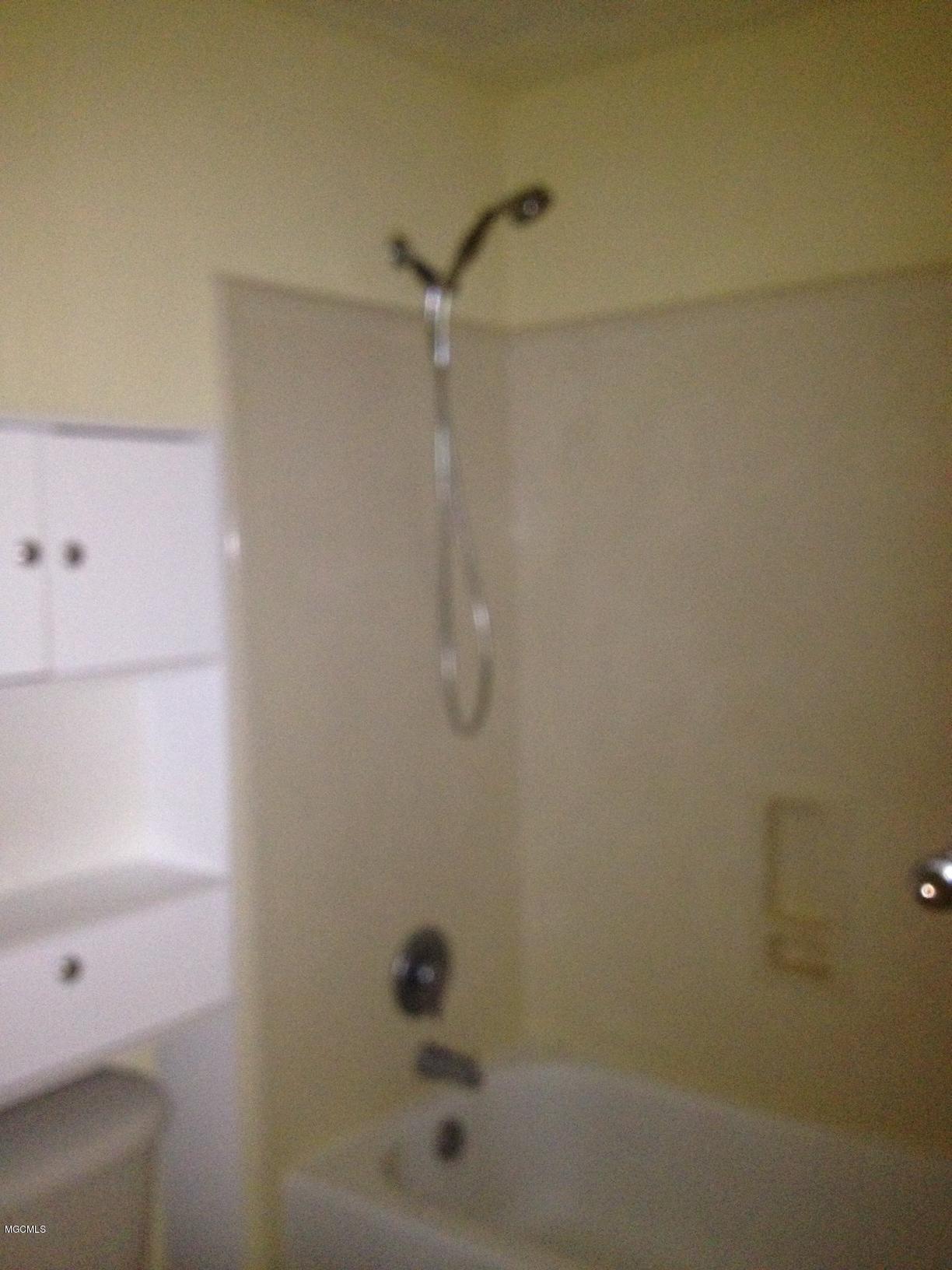 3230 Cumberland Road, Unit 4 Ocean Springs, MS 39564 - Photo 18 of 27 BATH 3 14