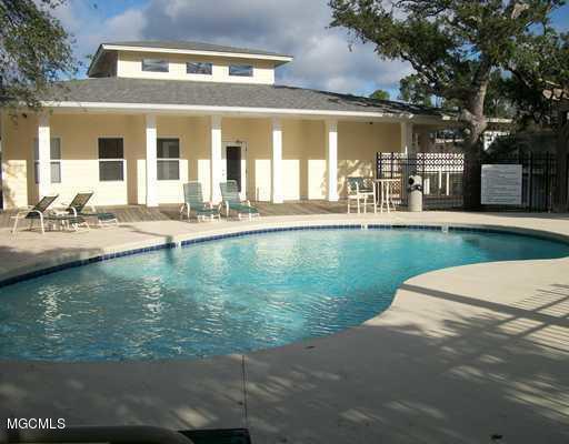 3230 Cumberland Road, Unit 4 Ocean Springs, MS 39564 - Photo 21 of 27 CLCUBHOUSE AND POOL