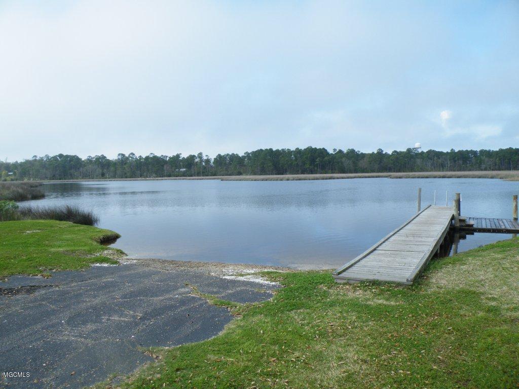 3230 Cumberland Road, Unit 4 Ocean Springs, MS 39564 - Photo 24 of 27 boat launch