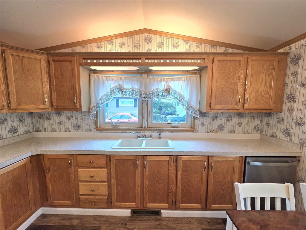 268 Palmer Road, Unit 27 Monson, MA 01057 - Photo 12 of 26