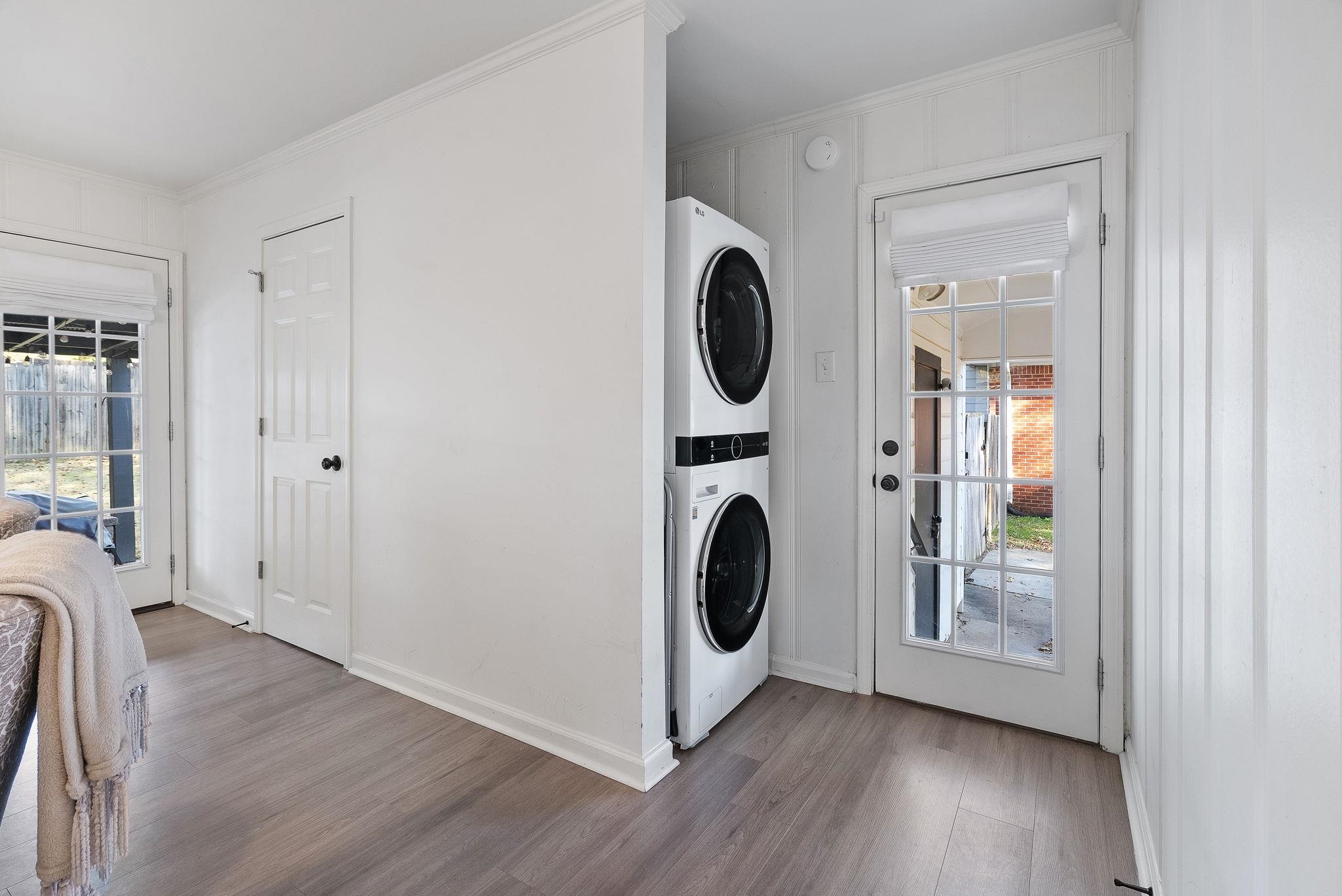 4780 Amboy Road Memphis, TN 38117 - Photo 20 of 32 a view of a hallway with washer and dryer