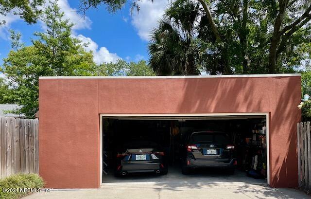 1605 Brookwood Road Jacksonville, FL 32207 - Photo 34 of 40 a view of building with car parked