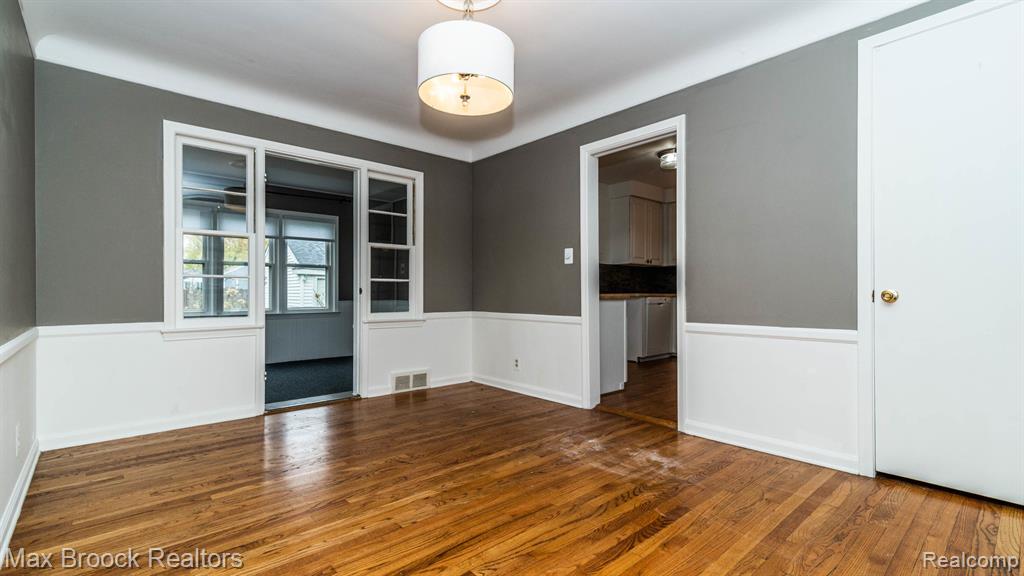 2602 Trafford Road Royal Oak, MI 48073 - Photo 4 of 26