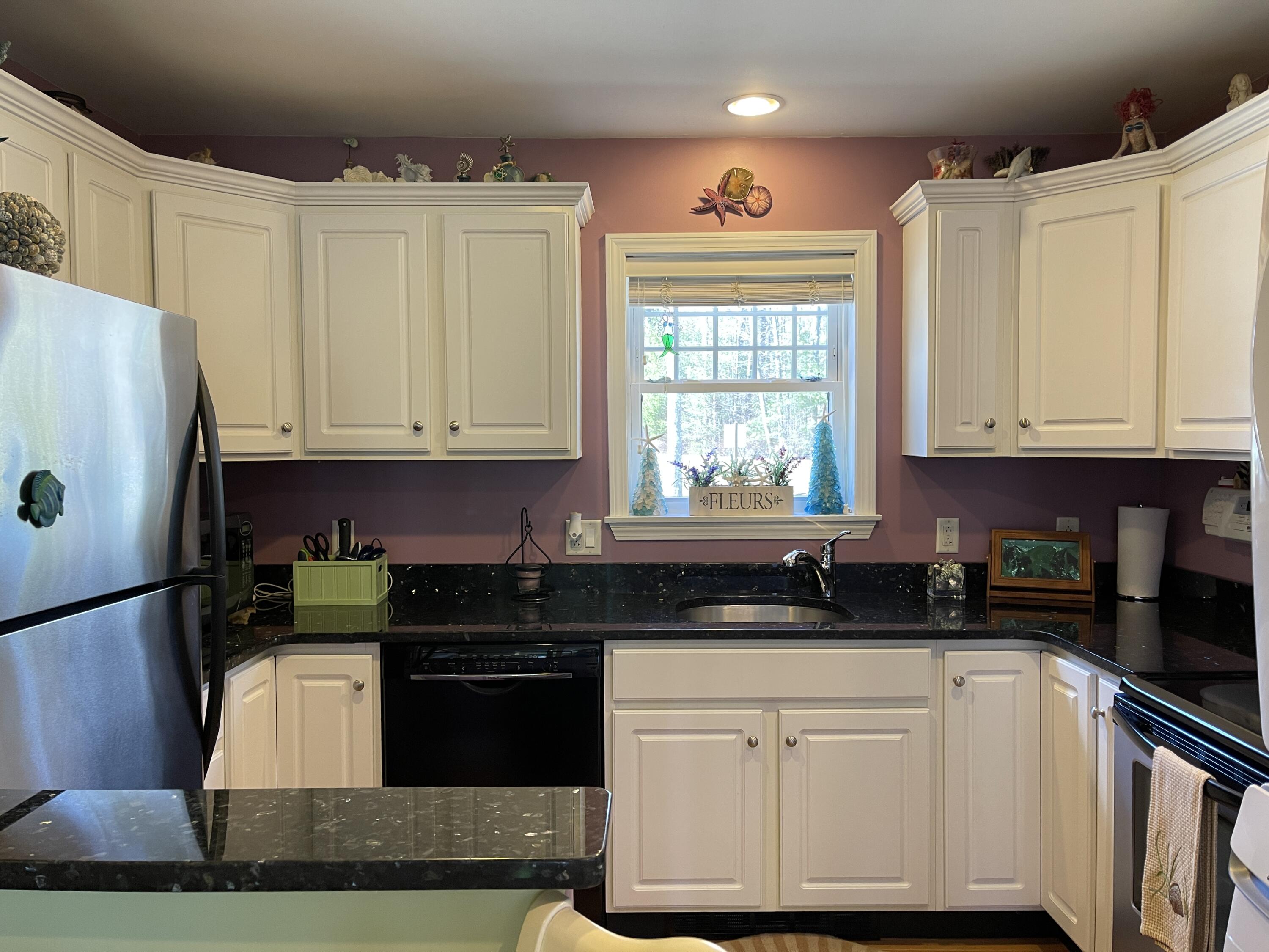 412 Post Road, Unit D2 Wells, ME 04090 - Photo 7 of 27 7. Kitchen