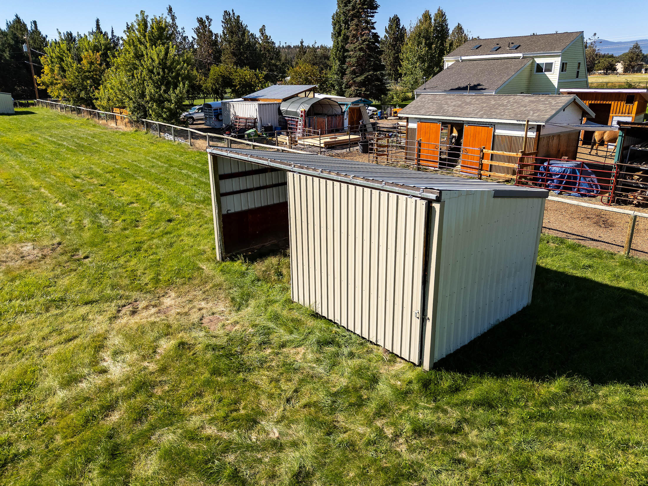 65010 Gerking Market Road Bend, OR 97703 - Photo 14 of 39 Loafing shed 2