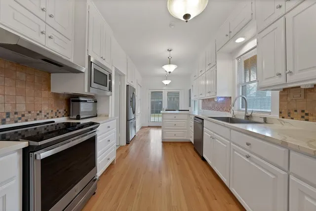 $485,000 | 2333 Irwin Street, Fort Worth, TX 76110