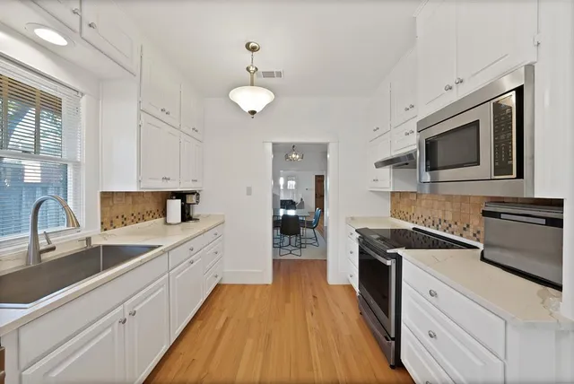 $485,000 | 2333 Irwin Street, Fort Worth, TX 76110