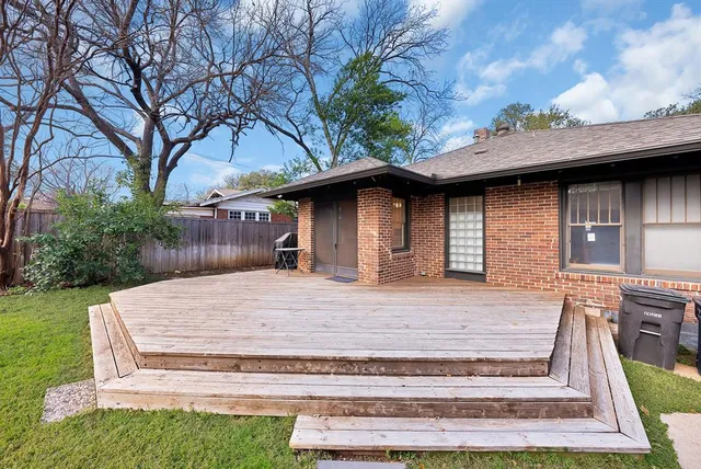 $485,000 | 2333 Irwin Street, Fort Worth, TX 76110