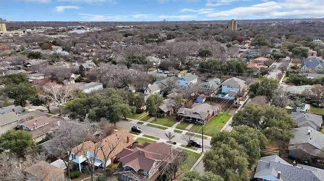 $485,000 | 2333 Irwin Street, Fort Worth, TX 76110