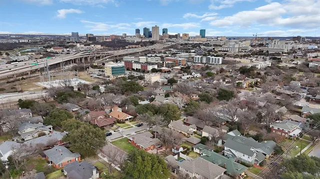 $485,000 | 2333 Irwin Street, Fort Worth, TX 76110