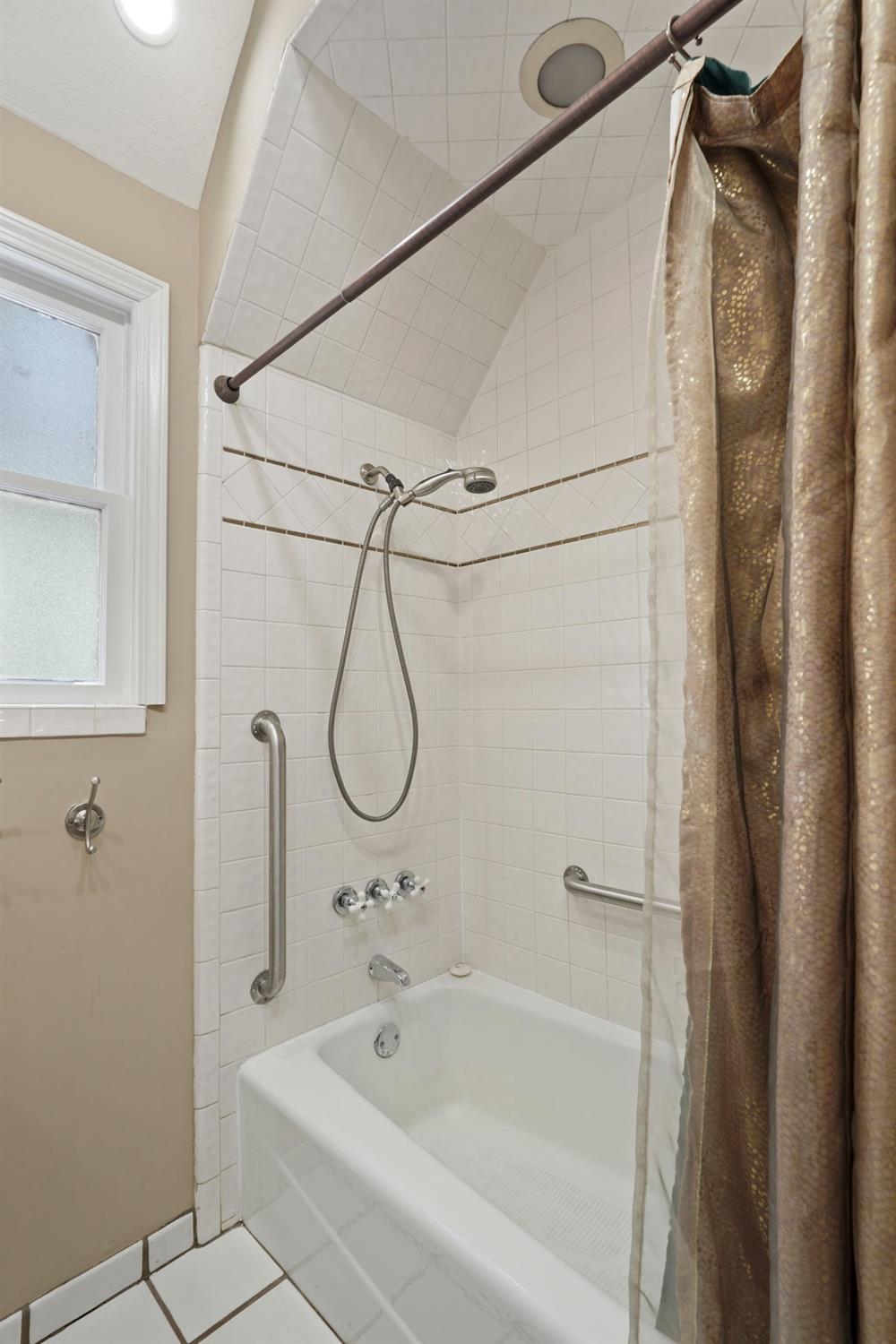 411 Bedford Road Stockton, CA 95204 - Photo 25 of 45